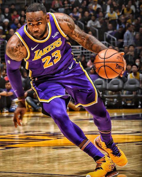 正义必胜：老八小真激辩梅西，小王老真翻案巴萨（正义当先：老八小真激辩梅西，小王老真为巴萨正名）