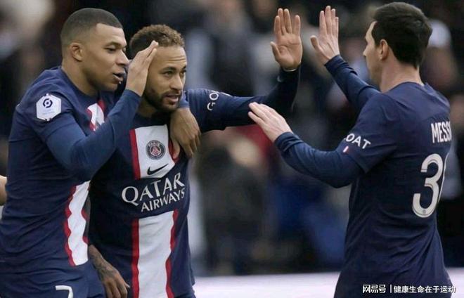 曼晚：罗德里未参加完整合练，曼城希望他能为英超首轮做准备（曼晚：罗德里未完成全队合练，曼城仍盼其赶上英超揭幕战）