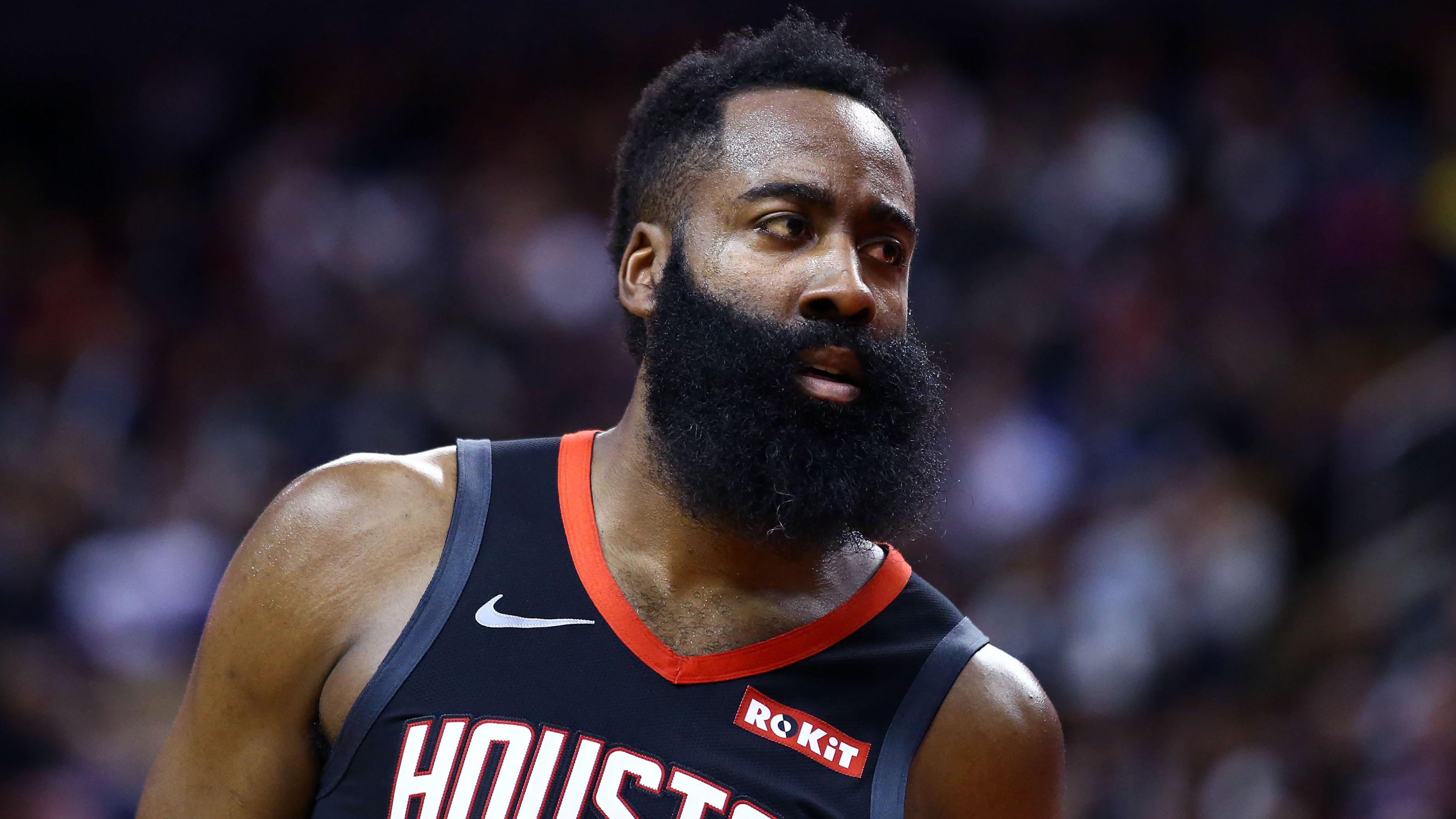 末节17分！芬奇：兰德尔冲击力进攻侵略性拉满了 打法简洁高效（末节狂砍17分！芬奇盛赞兰德尔冲击力十足、进攻凶猛，打法干脆高效）