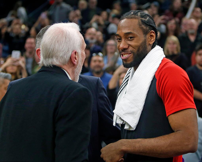 新疆下赛季算是废了！无控卫串联，外援无强解点，刘炜与助教争执（新疆下赛季悬了：无控卫串联、外援缺强点，刘炜与助教起争执）