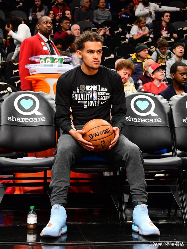 利物浦欧冠小组／联赛阶段近22场主场赢下20场，且近12场全胜（利物浦欧冠小组赛与联赛近22个主场20胜，主场豪取12连胜）