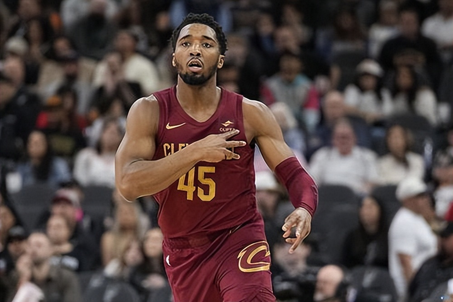 世体：莱万多夫斯基点亮纽约帝国大厦，以庆祝波兰独立日（世体：莱万多夫斯基为波兰独立日点亮纽约帝国大厦）