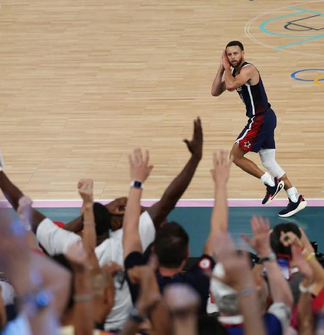 战火箭关键时刻遭弃用，锡安追平赛季个人得分纪录为己正名（对阵火箭关键时刻遭弃用，锡安用追平赛季个人得分纪录完成自证）