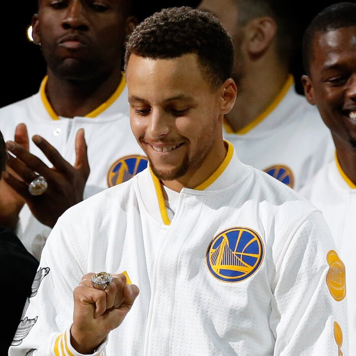 罗马诺：梅努可能在1月离开曼联，那不勒斯对租借他很感兴趣（罗马诺：那不勒斯有意租借梅努，球员或在冬窗离开曼联）