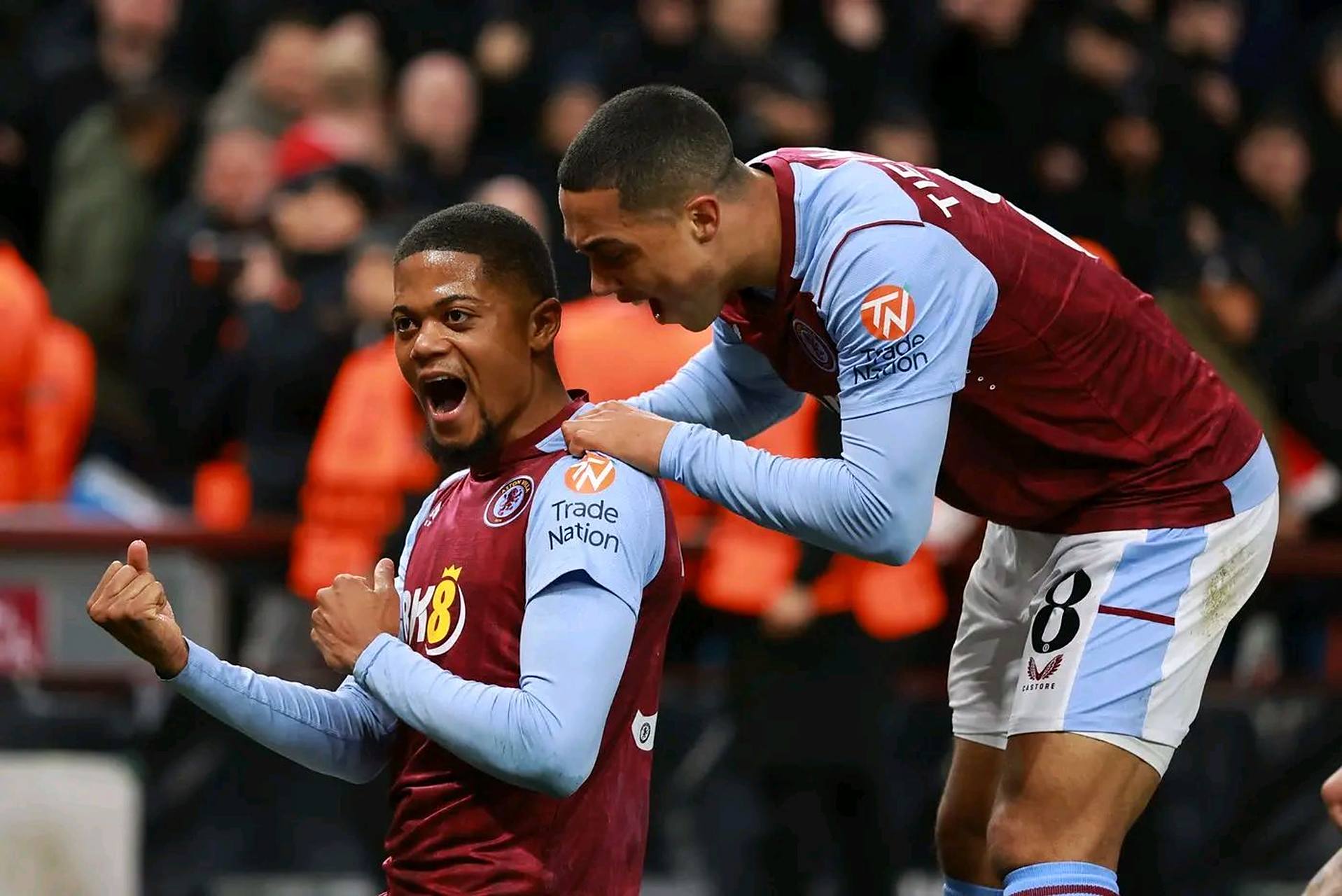 绿茵挥杆，心境随行——我的高尔夫初体验（碧草挥杆，心随球走——我的高尔夫初次邂逅）