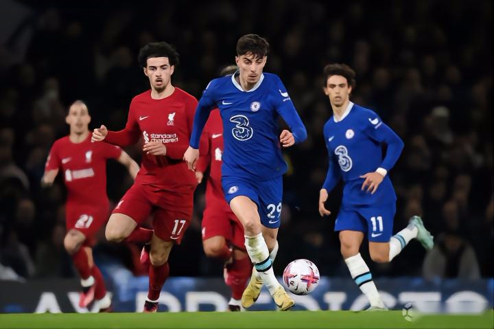 日职联战报：鹿岛鹿角主场2-1横滨水手，时隔9年再次夺冠（日职联快讯：鹿岛鹿角主场2比1力克横滨水手，九年后再度封王）