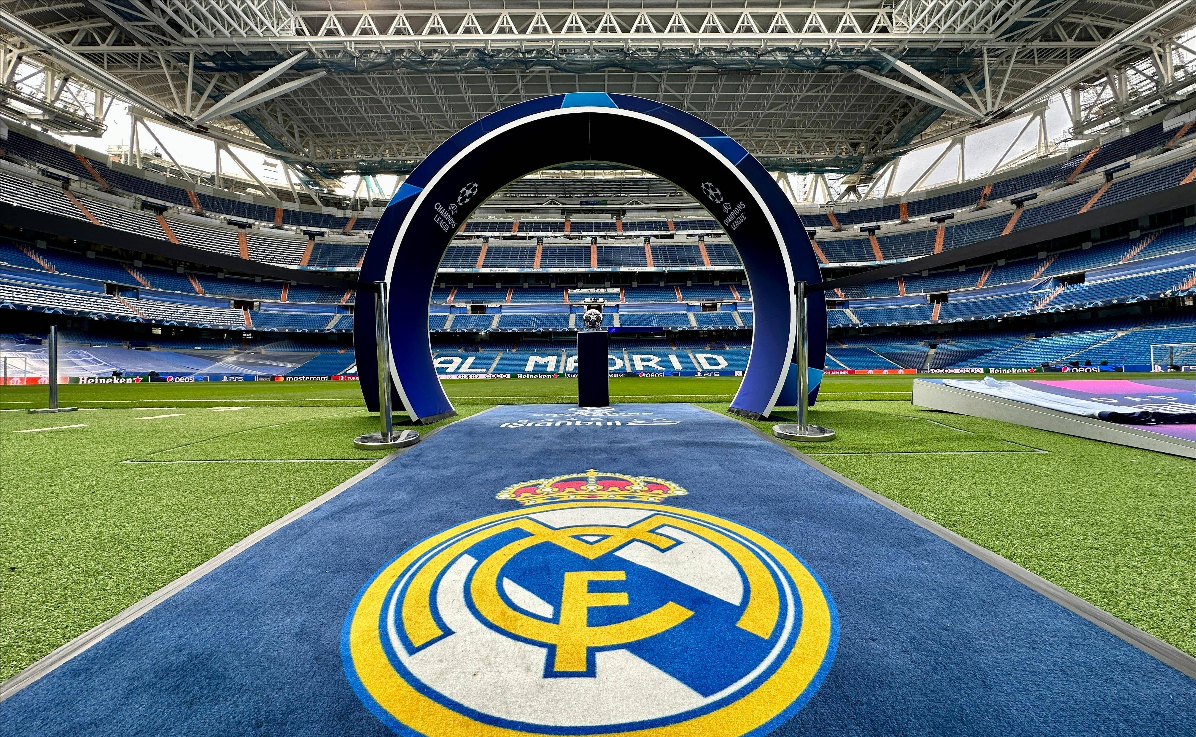 波兰媒体：莱万收到米兰、沙特和美职联报价，米兰愿签约两年（波媒：莱万获米兰、沙特与美职联报价，米兰愿给两年合同）