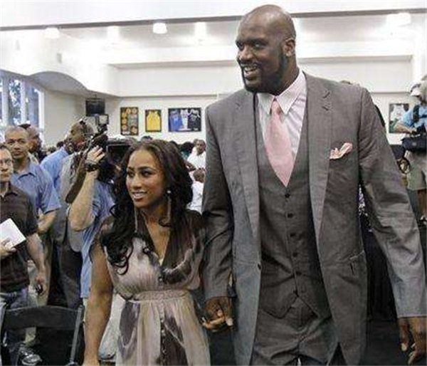 美因茨vs门兴格拉德巴赫：李在城、阿米里首发，雷纳、尼科-埃尔维迪出战（美因茨对阵门兴格拉德巴赫：李在城、阿米里先发，雷纳与尼科-埃尔维迪登场）