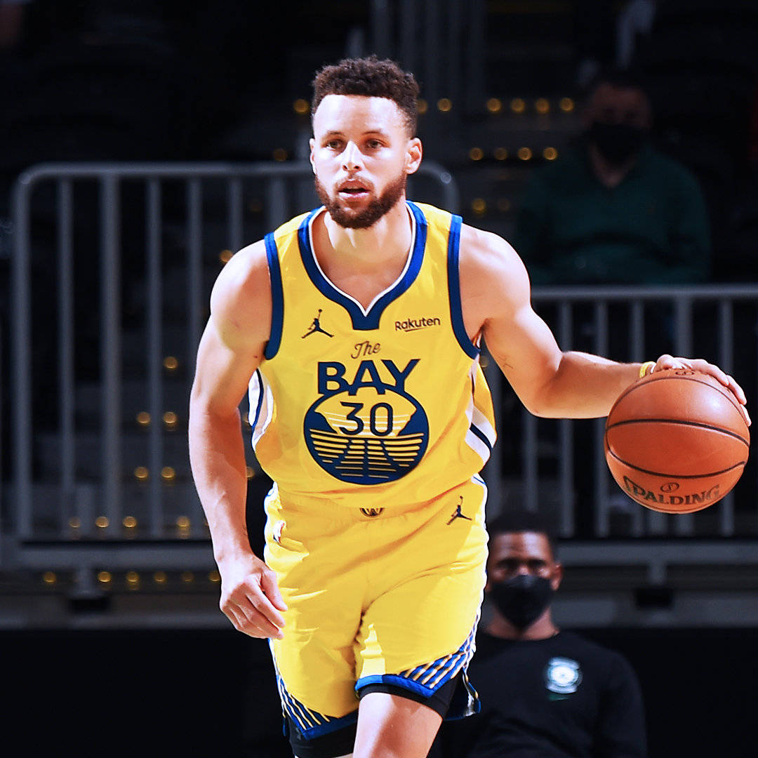 中甲冠军辽宁铁人队在沈阳故宫拍全家福：致敬历史，开启未来（辽宁铁人中甲冠军队在沈阳故宫合影：致敬历史，迈向新程）