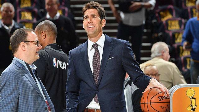 库库忆转会曼城失败：瓜帅点名我跪着去都行，但布莱顿要价高（库库忆赴曼城告吹：瓜帅点名我愿跪着去，奈何布莱顿要价过高）