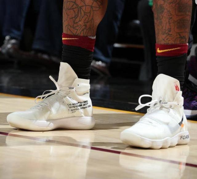 如何看待皇马近况？卡塞米罗：不会为皇马担心，我更担心曼联（卡塞米罗谈皇马现状：不担心皇马，更忧心曼联）