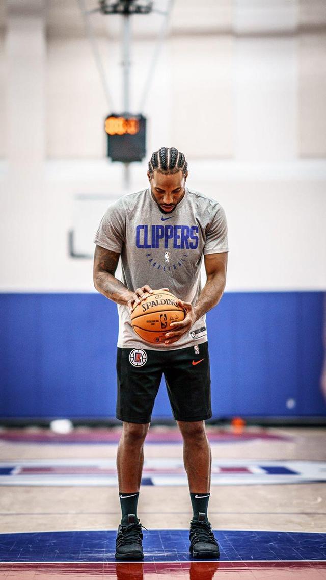 诺坎普国王，巴萨对阵毕包第10分钟时主场观众高喊“梅西”（巴萨战毕巴第10分钟，诺坎普全场高呼“梅西”）